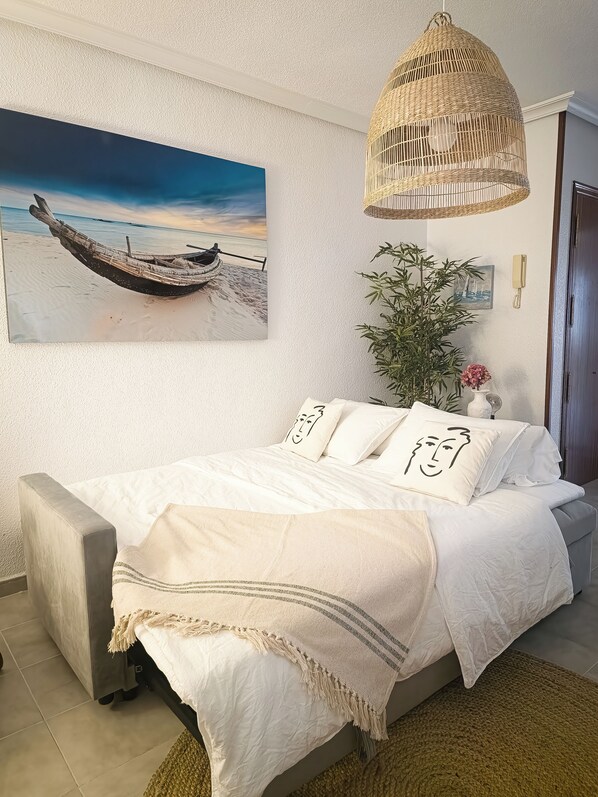 2 bedrooms, iron/ironing board, WiFi, bed sheets