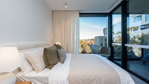 2 bedrooms, iron/ironing board, travel cot, free WiFi