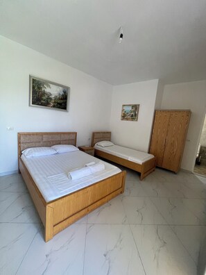 1 bedroom, WiFi, bed sheets