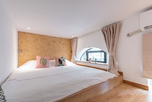 Blackout drapes, iron/ironing board, free WiFi