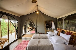 Deluxe Twin Room | Laptop workspace, free WiFi