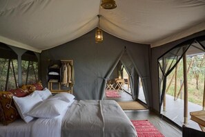 Deluxe-Zweibettzimmer | Laptopgeeigneter Arbeitsplatz, kostenloses WLAN