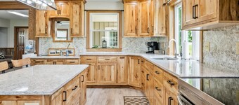 12 Guest | New Hot Tub | Fire Pit | Near Wineries