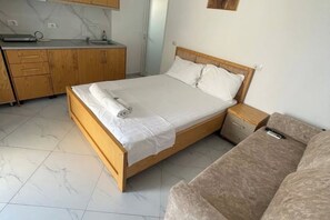 1 bedroom, iron/ironing board, WiFi, bed sheets