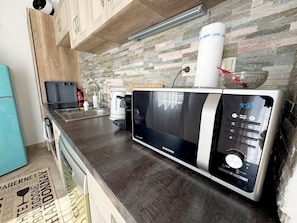 Microwave, dishwasher