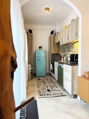 Microwave, dishwasher
