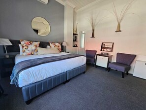 WiFi, bed sheets
