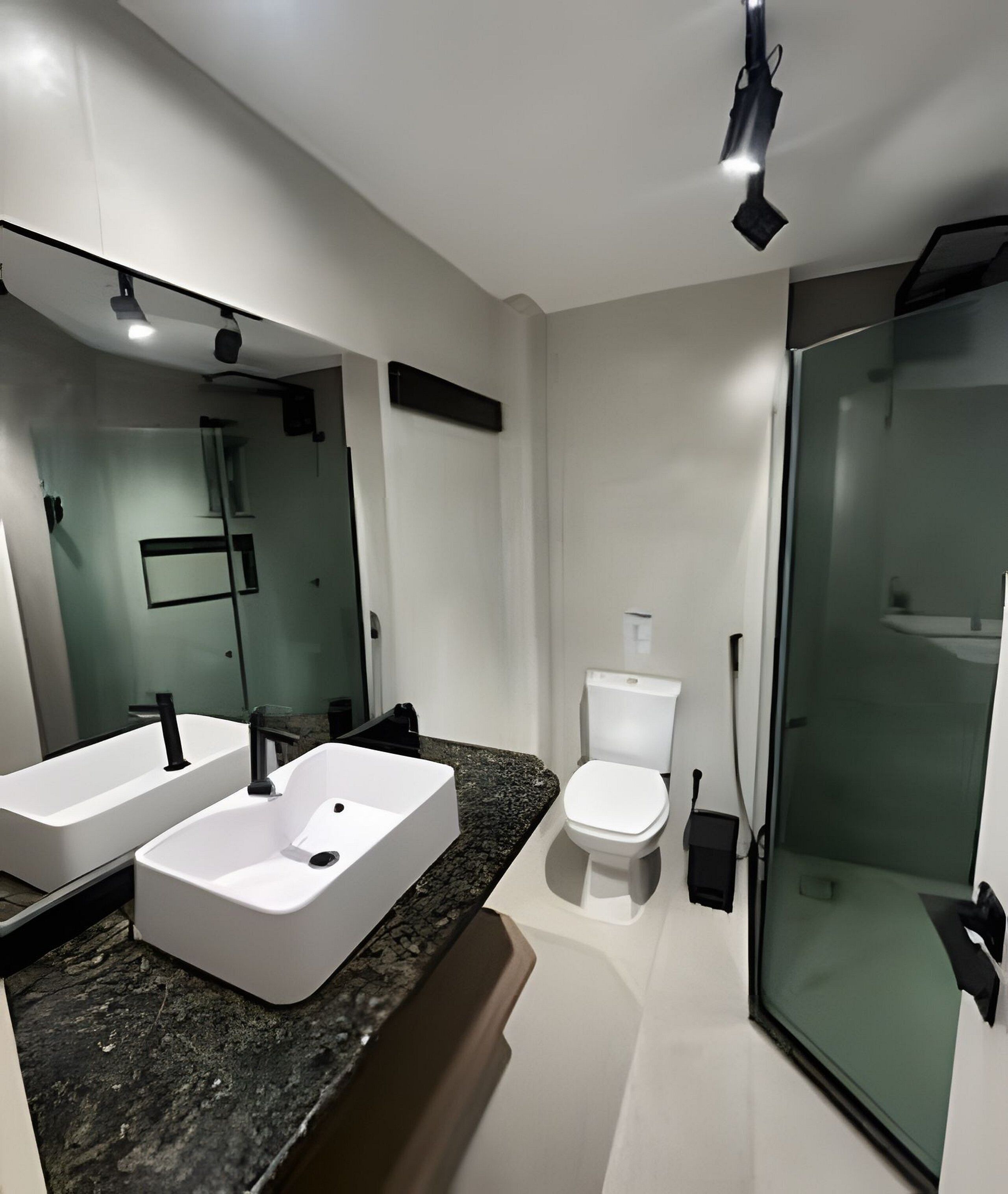 Loft conforto, para não fumantes, vista para o mar | Banheiro | Chuveiro, produtos de toalete grátis, secador de cabelo 