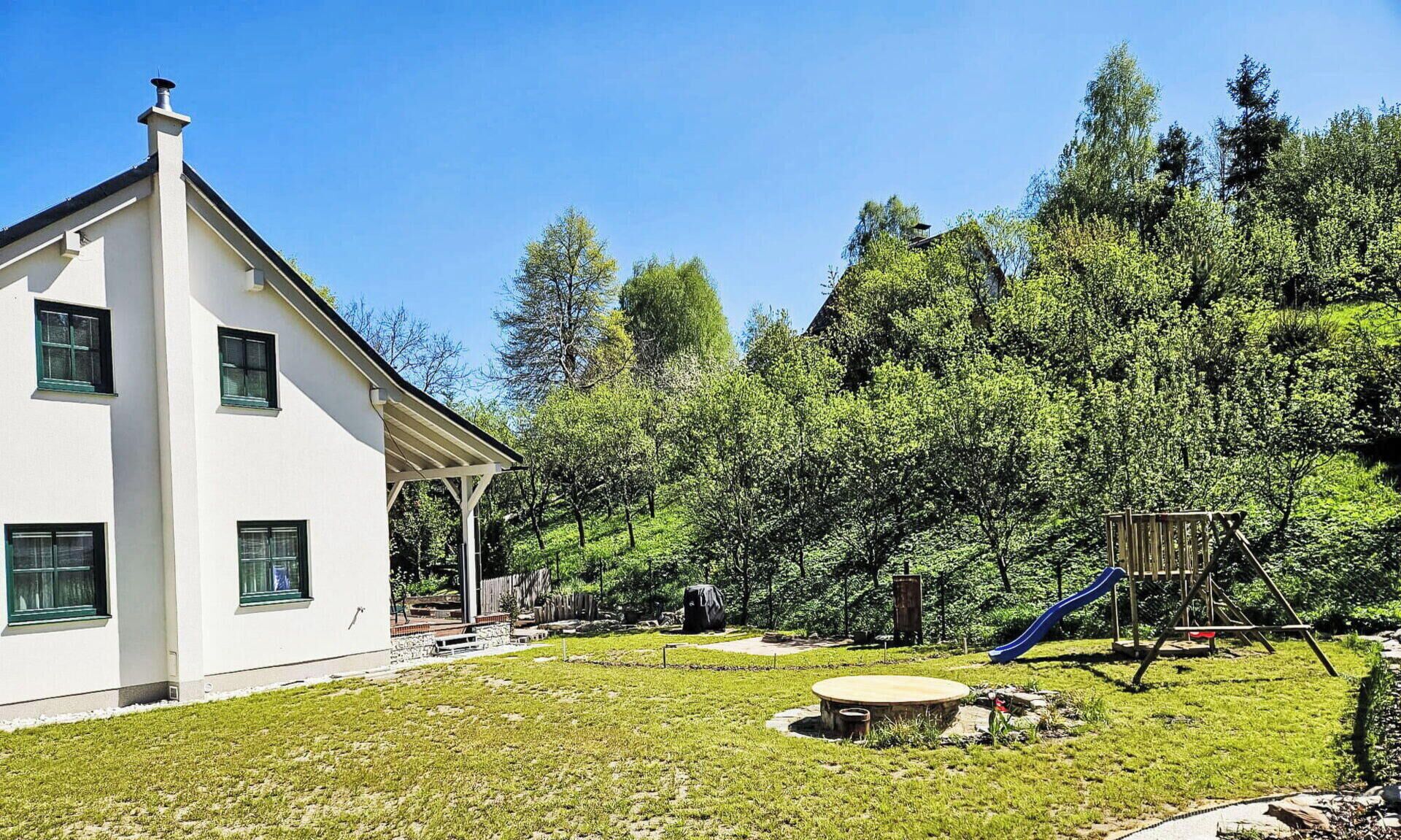 Haus, Zuhause, Hütte, Strauch, Garten, Rasen, Estate, Bauernhaus, Garten, Landscaping