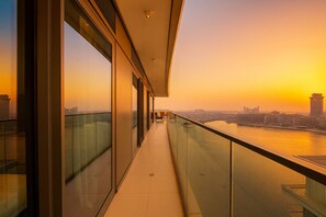 Loftsleilighet – deluxe, balkong, sjøutsikt | Terrasse/patio