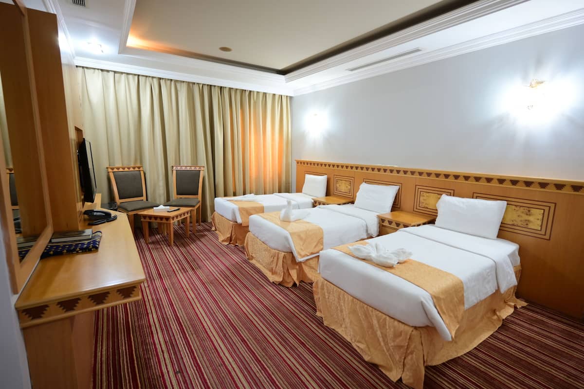 Triple Room | Premium bedding, in-room safe, bed sheets