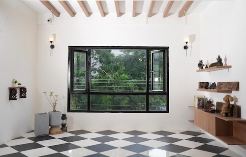 HOTEL RIVER VIEW with WiFi and AC in delightful Tiruchchirappalli