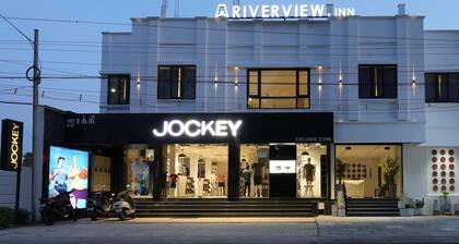 HOTEL RIVER VIEW with WiFi and AC in delightful Tiruchchirappalli