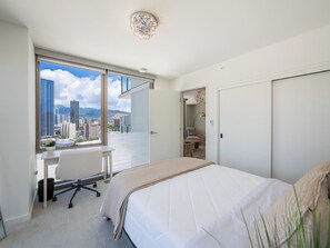 2 habitaciones, escritorio, tabla de planchar con plancha y wifi gratis 
