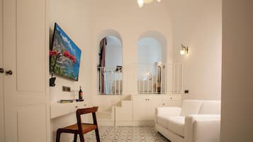 Habitación estándar | Artículos del minibar gratis y caja de seguridad en la habitación