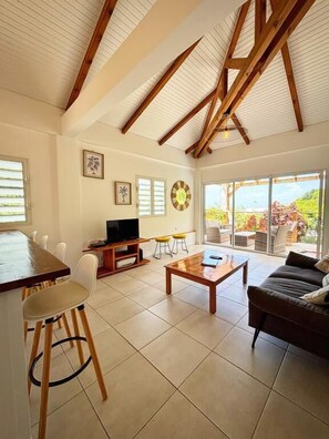 TV - Villa Claragane: private pool, sea & forest view, ideal for 4 travelers. (Le Marin)