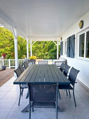 Outdoor dining