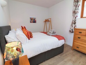 1 bedroom, individually decorated, individually furnished, free WiFi