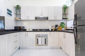 Comfort Villa, Pool View | Private kitchen | Coffee/tea maker, toaster, coffee grinder, freezer
