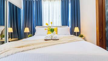 Villa – comfort, bassengutsikt | Individuelt dekorert, individuelt innredet og strykejern/-brett