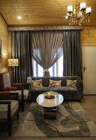 Quarto família | Escrivaninha, espaço de trabalho para notebook, Wi-Fi de cortesia