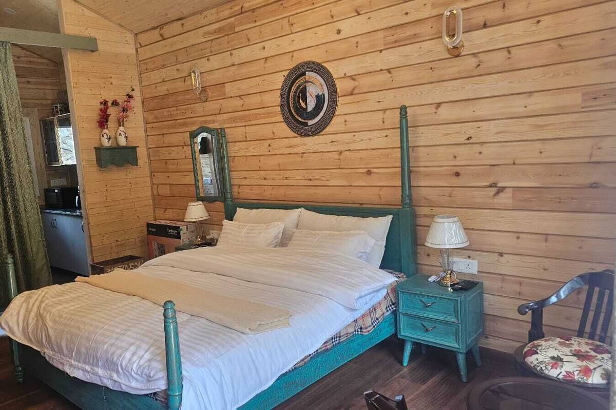 Superior Double Room, Mountain View | Desk, laptop workspace, WiFi (free)