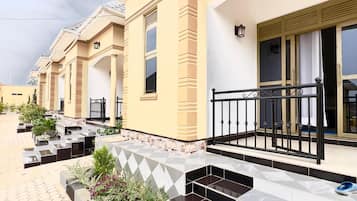 Economy Double Room, Garden View | Private kitchen | Fridge, microwave, oven, dishwasher