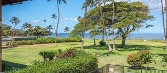Leinaala Oceanfront #200 2nd Floor unit, Large End Unit, Oceanfront Complex!