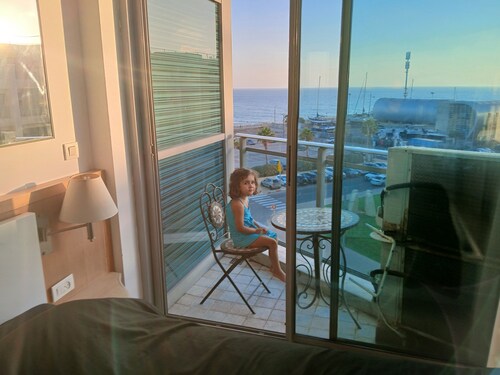 2 bed room Hotel Suites in Fabulous Herzliya with WiFi, AC, fitness room