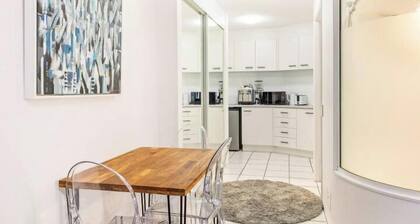 Wake to the Waves - 182A 1BRM Oceanfront Apartment
