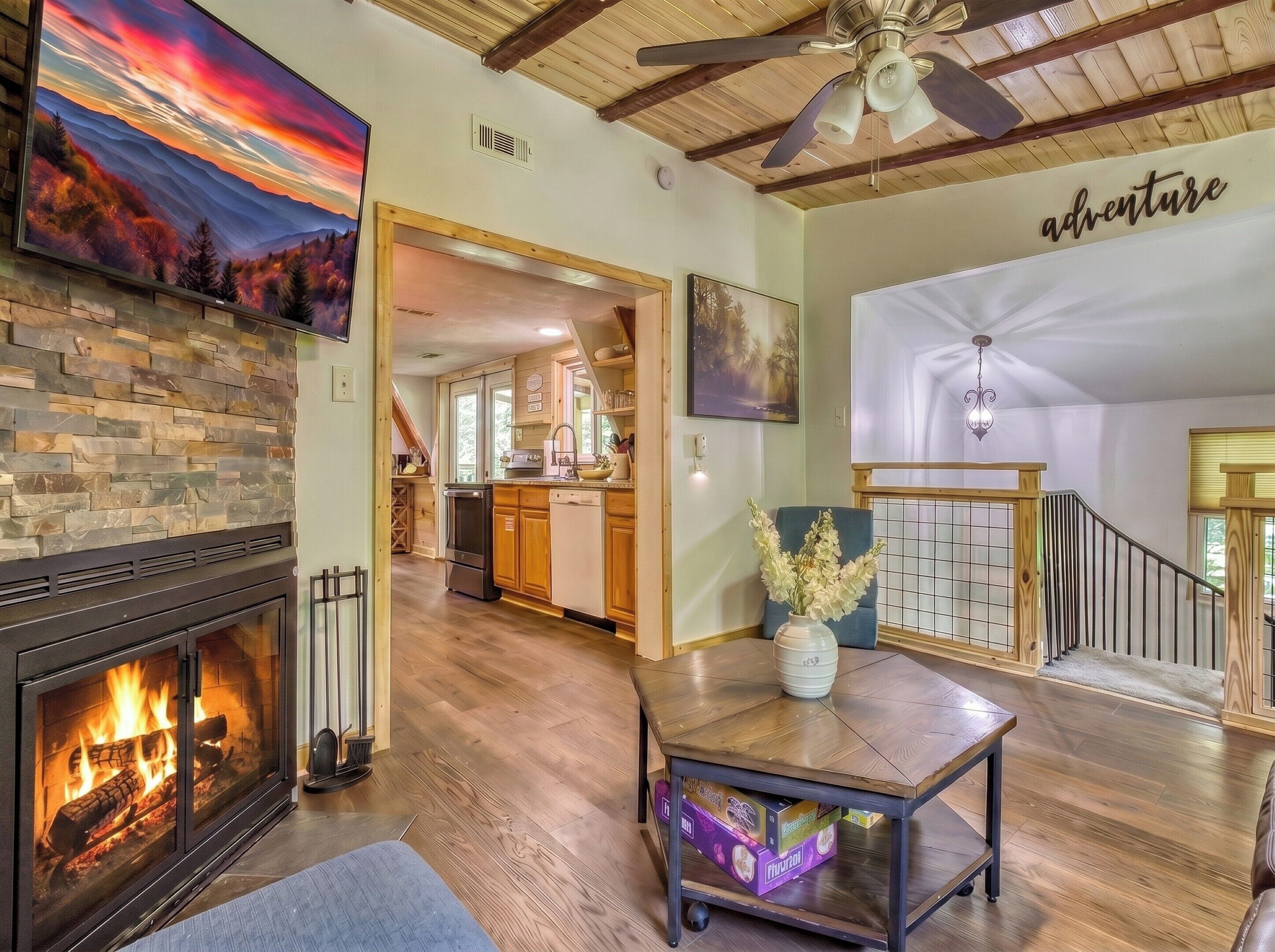 "Hillside Cottage"~ Minutes To Downtown~ Hot Tub~nature Setting~grill~sleeps 6 - Gatlinburg, TN