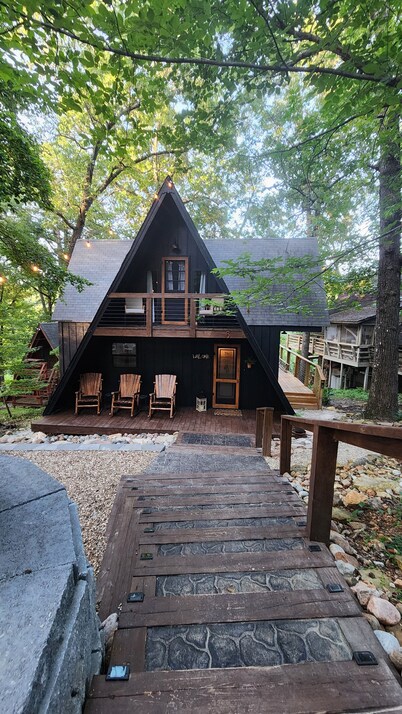 Charming A frame Chalet w/ hot tub in Marble Falls