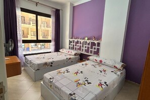 1 bedroom, bed sheets