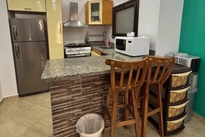 Private kitchen - 1-Bedroom Chalet with Side Sea View, Hurghada Concierge at Turtles Beach Resort (Hurghada)