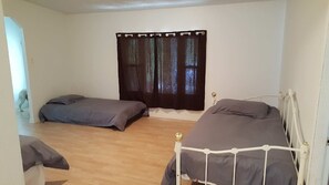 3 bedrooms, free WiFi, bed sheets