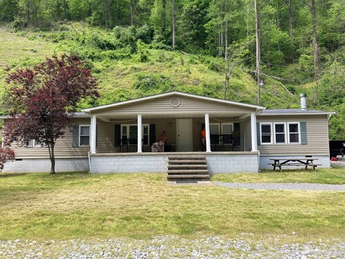 3 bedroom, 3 bath home in Matewan, WV. 1 mile from the Devil Anse trailhead.