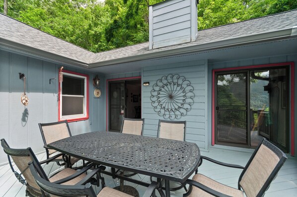 屋外ダイニングエリア