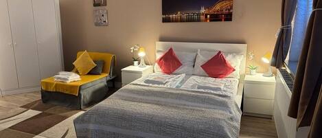 1 Schlafzimmer, Reisekinderbett, kostenloses WLAN, Bettwäsche