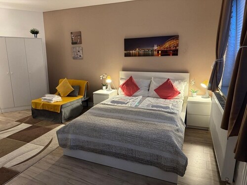 Quiet & cozy studios in a prime location. Direct proximity to the old town & DOM!