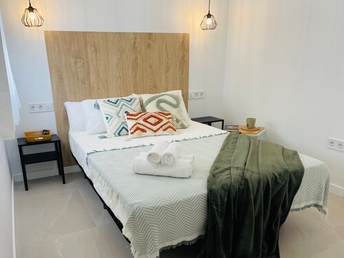 Double room with shared bathroom