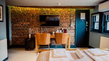 Deluxe Double Room, Ensuite | Room amenity