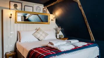 Deluxe Double Room, Private Bathroom, City View | In-room safe, iron/ironing board, free WiFi