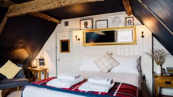 Deluxe Double Room, Private Bathroom, City View