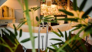 Kahden hengen deluxe-huone, oma kylpyhuone, kaupunkinäköala | Kylpyhuone