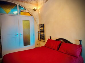1 habitación y ropa de cama 