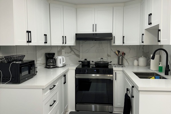 Micro-ondes, four, plaque de cuisson