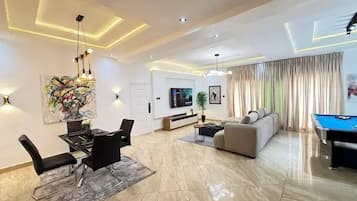 Family Apartment, Balcony, City View | Living area