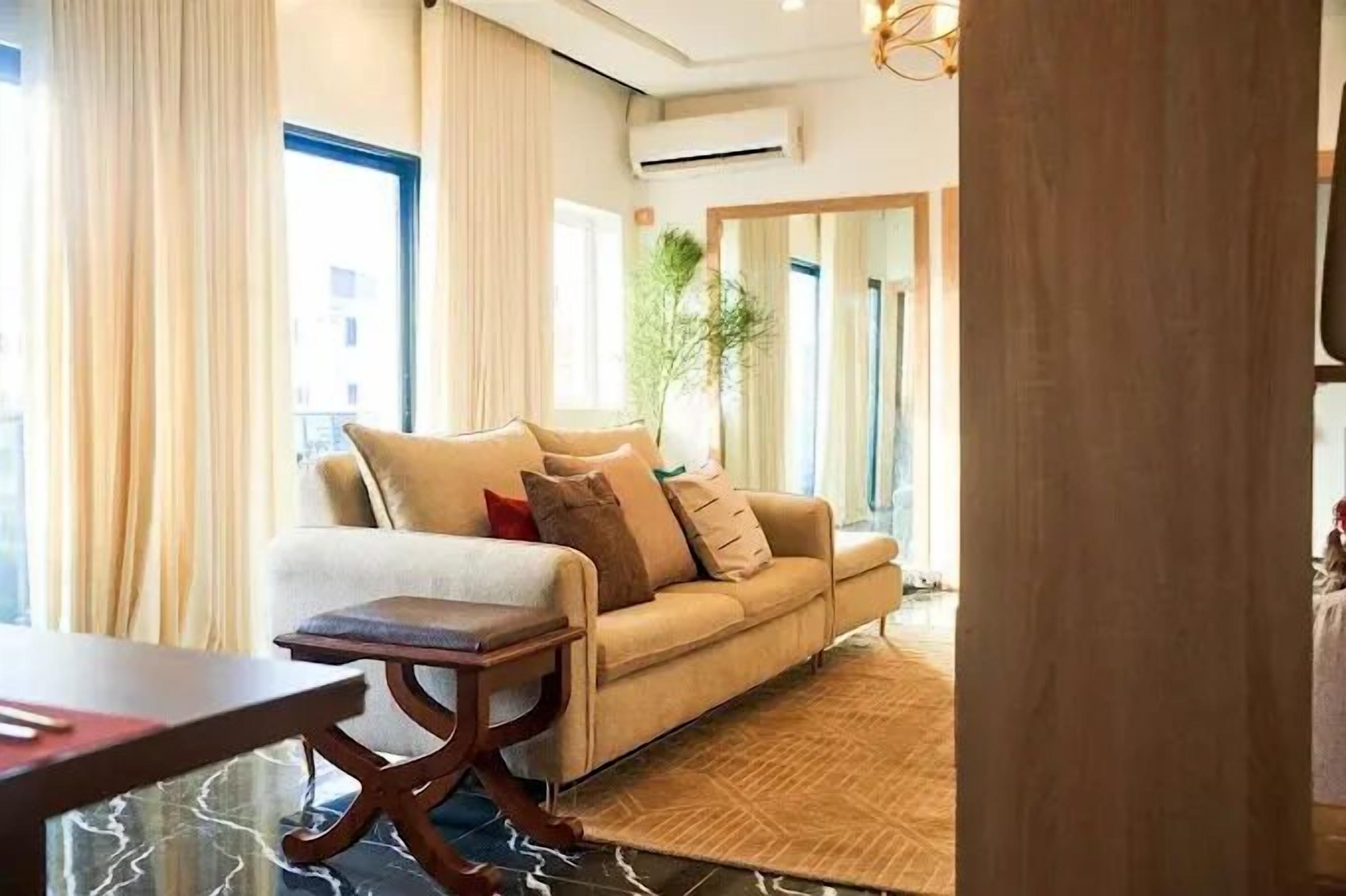 Familienapartment, Balkon, Stadtblick | Wohnbereich