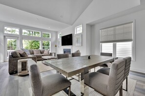 Dining - Golf, Pools, Tennis and more! 23704 Brickwalk Drive (Millsboro)