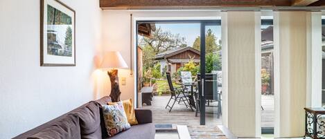 Télévision, cheminée